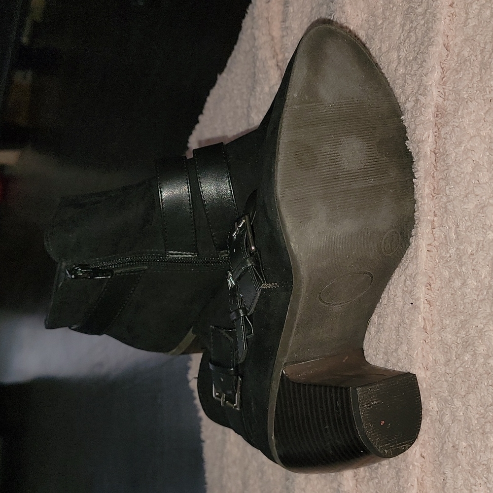 Shoes - Picture 3 of 3